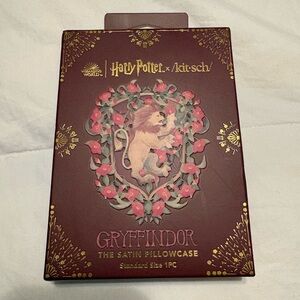 Kitsch x Harry Potter Gryffindor Satin Pillowcase